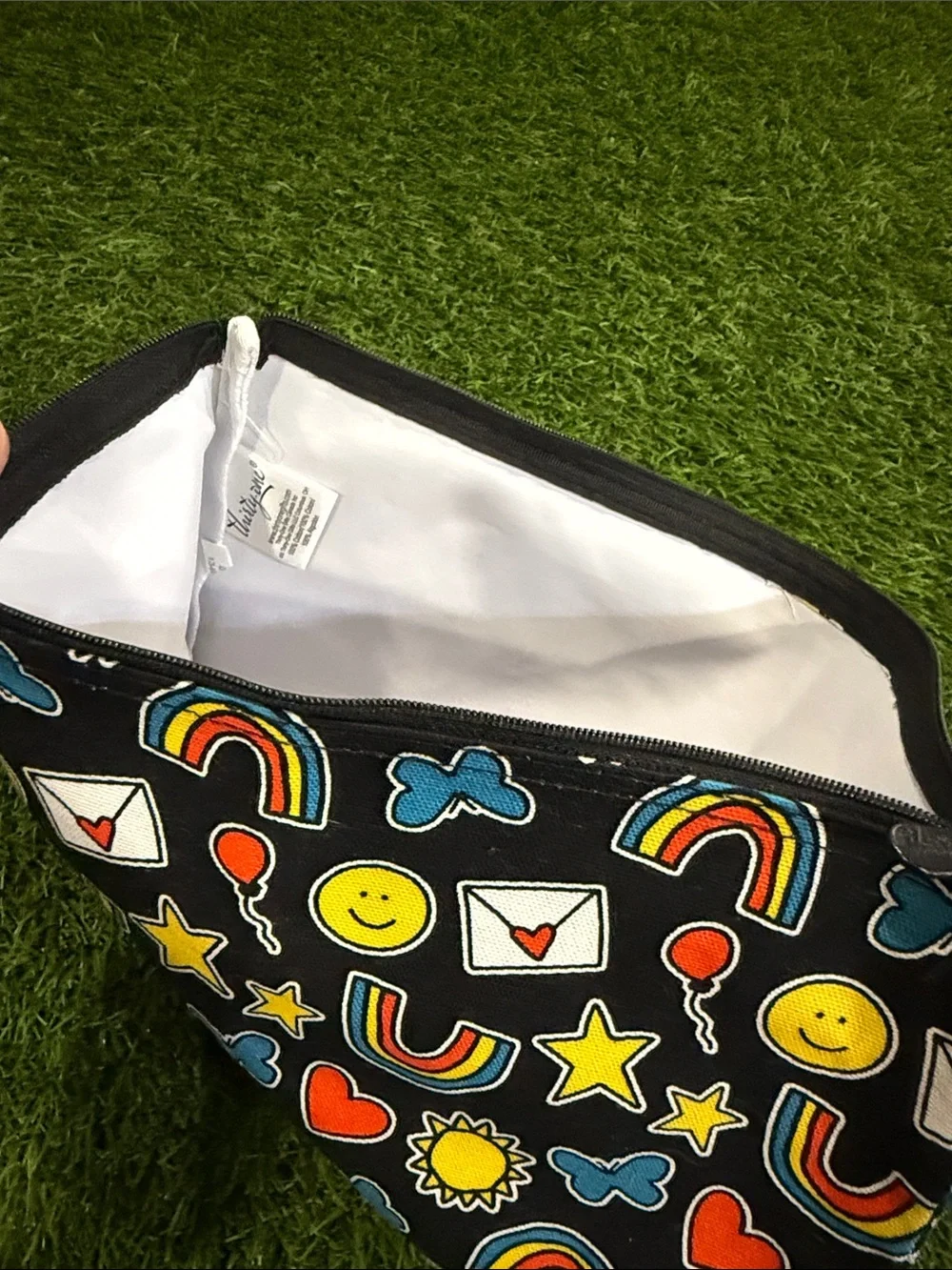Discontinued Thirty-one - On Our Sleeves - Zipper Pouch